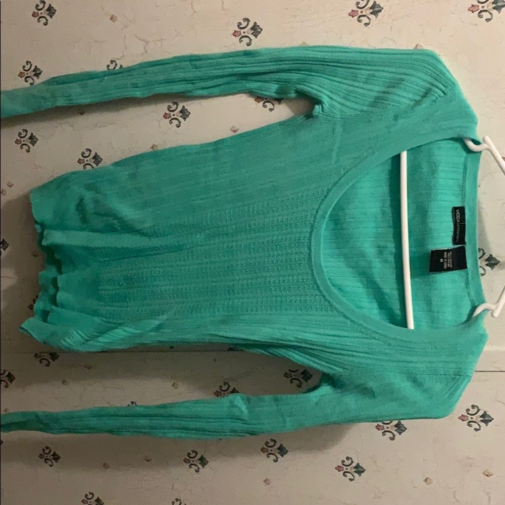 Slim fitting dress shirt
